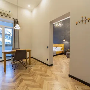 https://dayflat-apartments-klovska-area.hotels-of-kiev.com